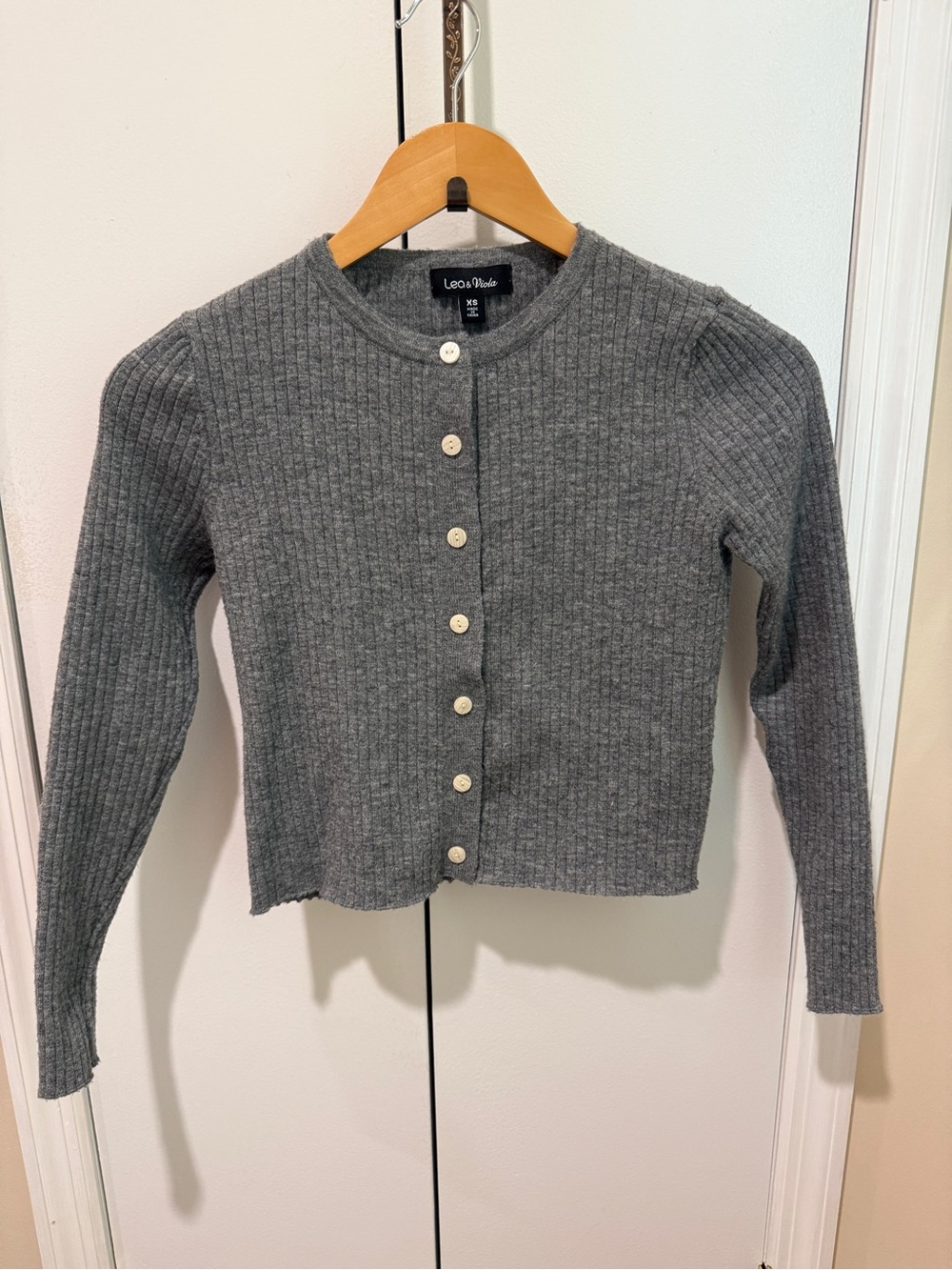 Lea & Viola Gray Ribbed Button Cardigan
